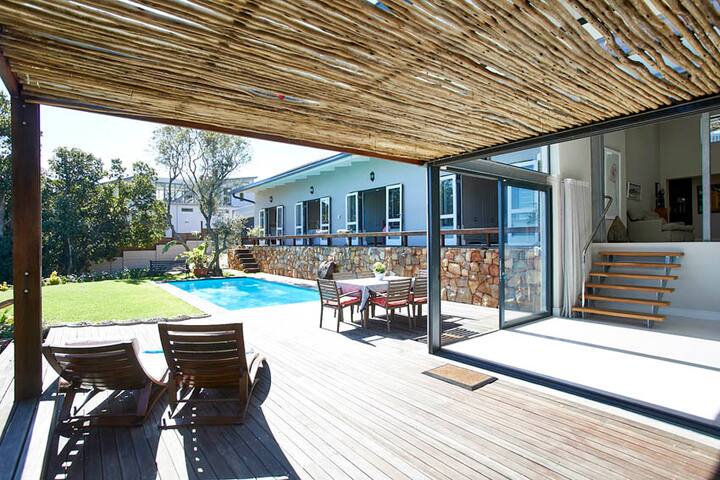 Llandudno Beach Villa with spectacular views gallery image 5