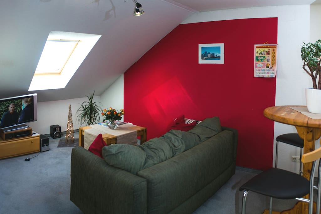 comfortable/ SAT TV