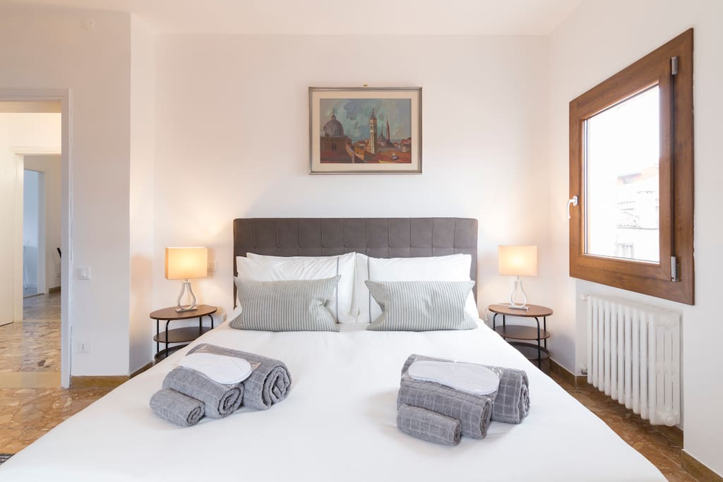 Main Bedroom with a double bed