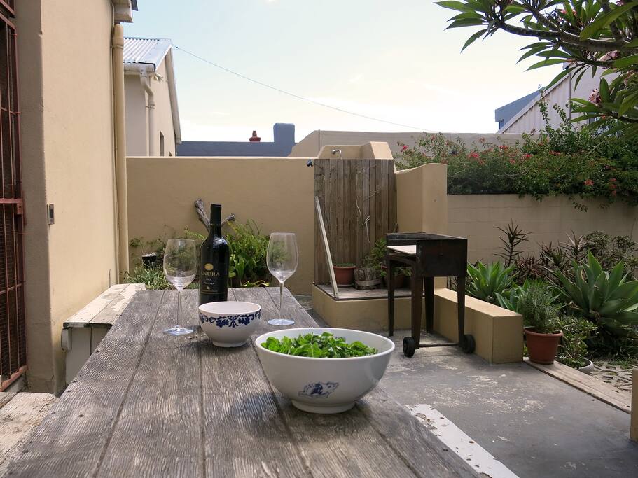 Backyard Braai/BBQ entertainment area.