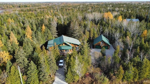 The Morhaven-Hot tub +Sauna + Fire pit