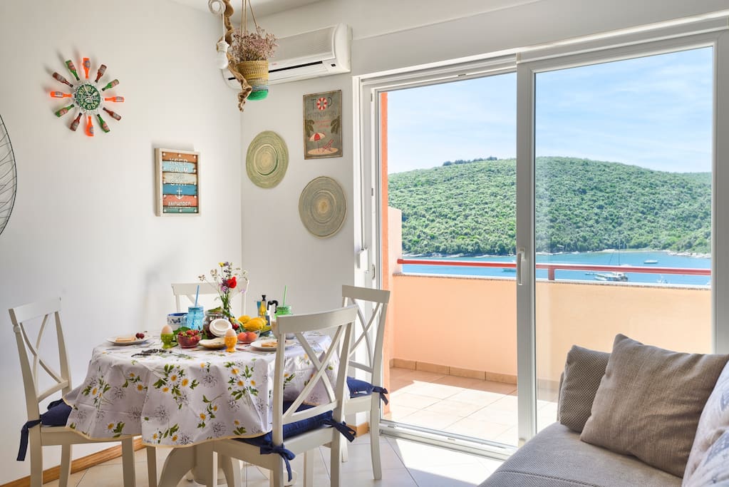 soggiorno con vista mare
