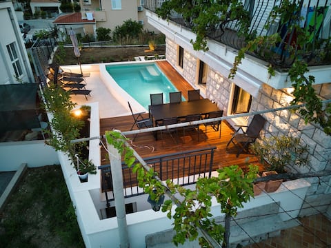 Villa Nika with private heated pool