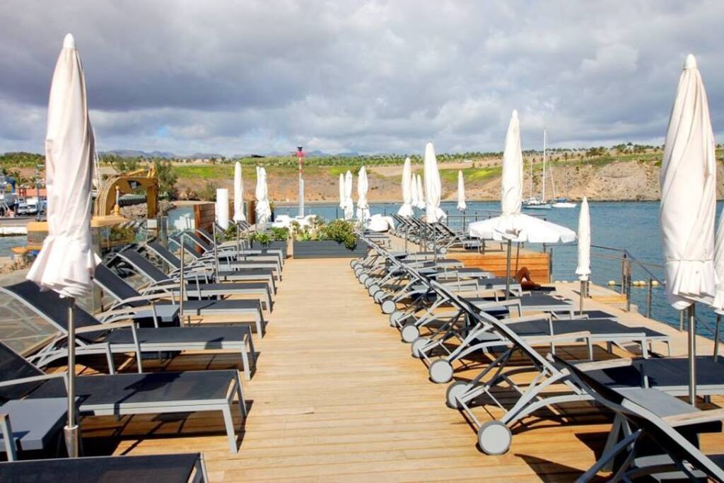 Yacht club