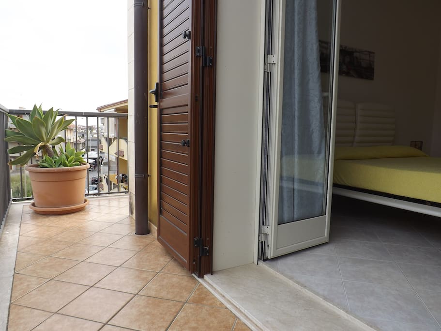 balcone con vista camera matrimoniale