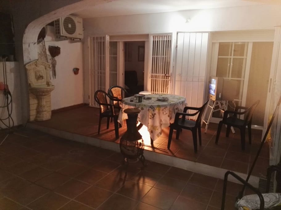 El Patio por las noches y por el dia es el Alma de la casa..las Estrellas el Mar la Luna ...son incribles en Invierno disponeis de estufa de carbón vegetal que es muy agradable...