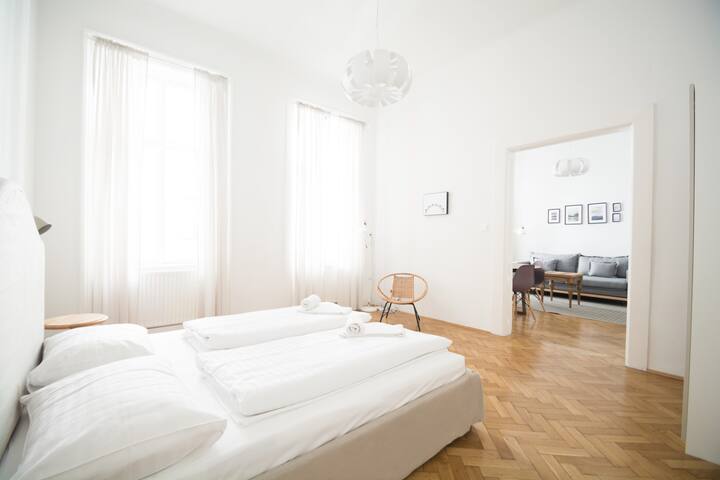 Fabulous City Center Apartment – Apt 23 gallery image 5