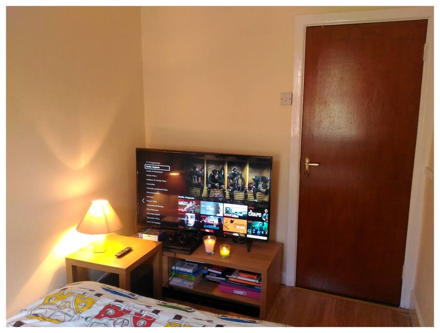 Tv + Netflix + PS4