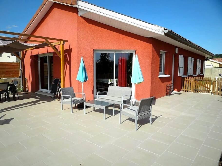Maison 96m² + terrasse 60m² + salon de jardin