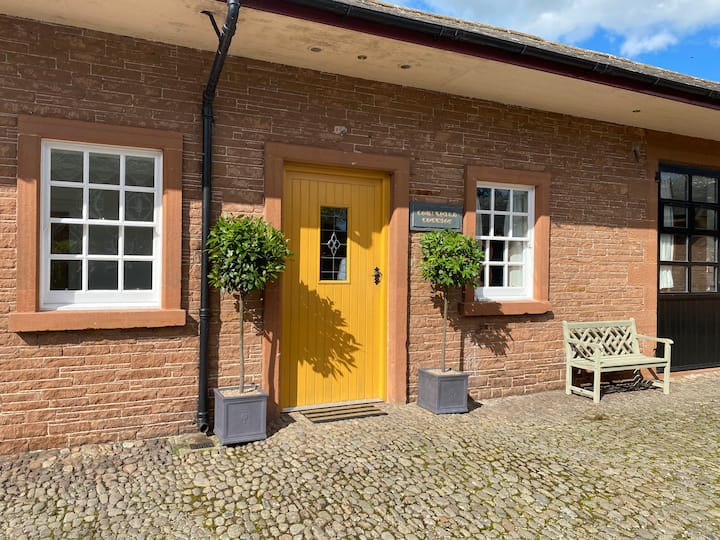 Converted Stables - Scenic  'Courtyard Cottage'