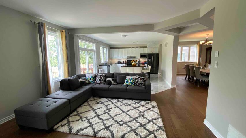 Sleeps 8+ close to Tanger outlets modern house gallery image 2