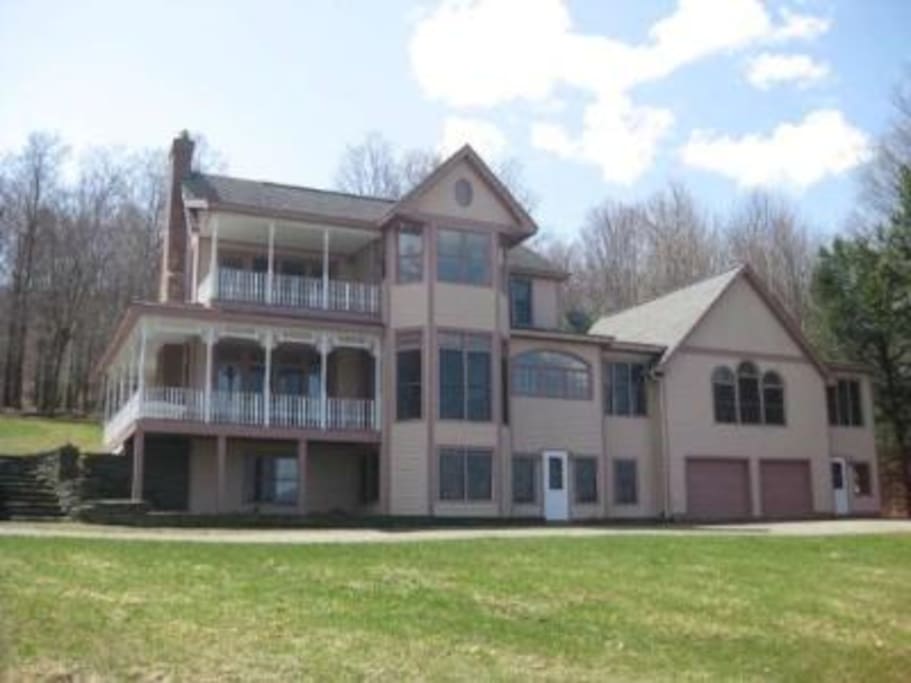 Rear Exterior view of house