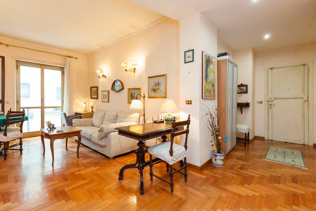 Entrance and living