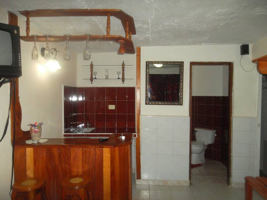Pantry,minibar,badroom with hotwater 24hrs,tv,airconditioner and serviceroom by 24 hrs.all inside the room