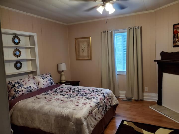 Back Bedroom Queen-1st floor, beside front bathroom.