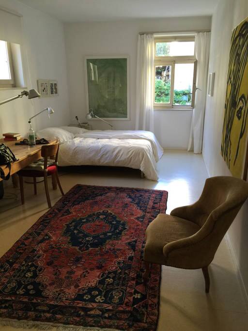 Grosses Zimmer