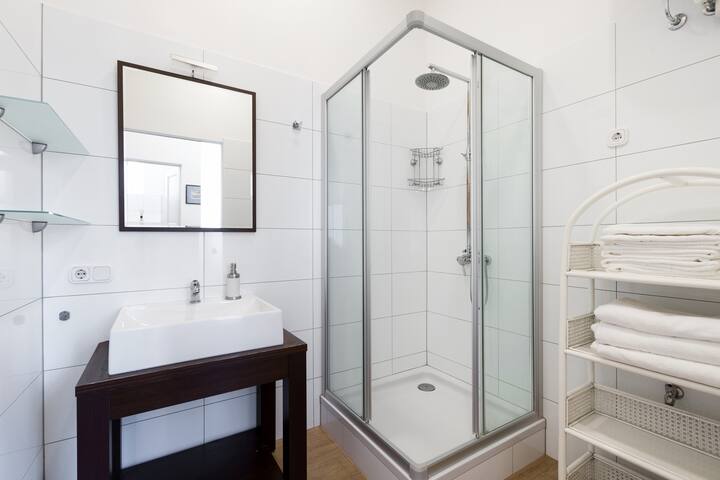 Elegant living 2+2+2, historic building, renovated gallery image 5