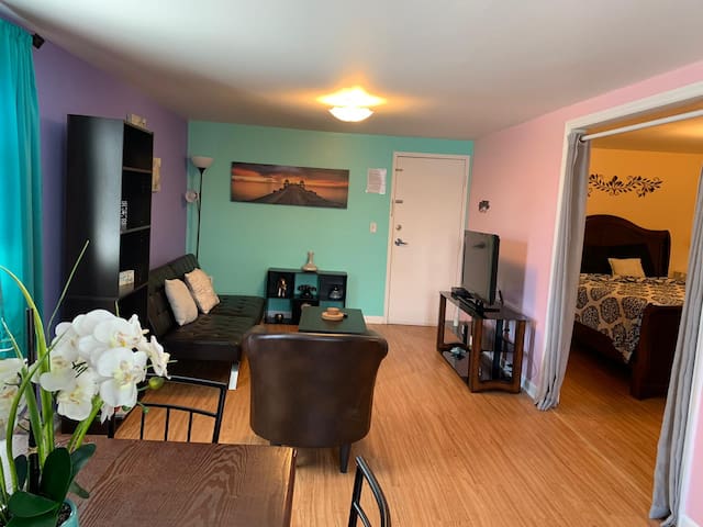 BEST LOCATION! 1 BR in the heart of Times Square!