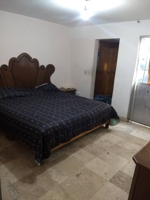 Room 1 / primer cuarto