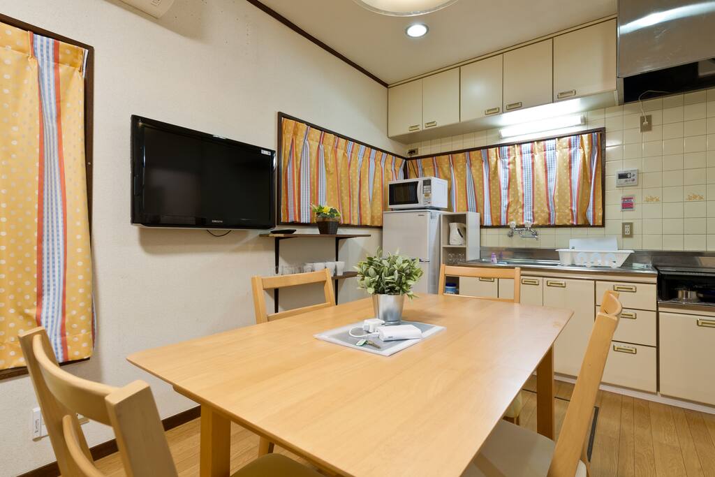 Dining and wet facilities on 1F