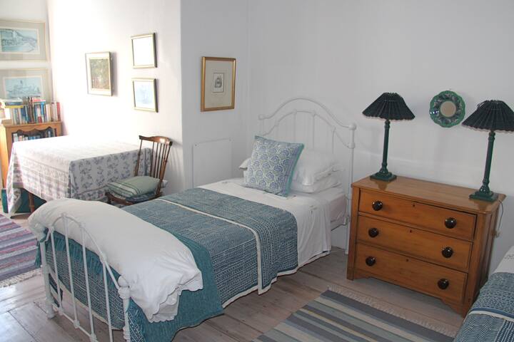 Whalers Cottage – Kalk Bay gallery image 4