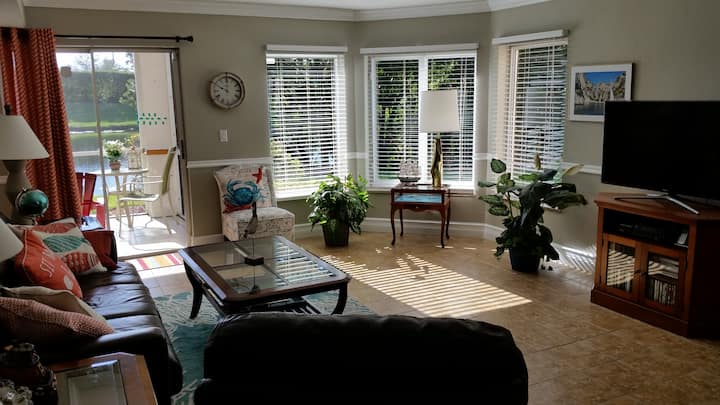 Fully Furnished Condo | 3 Miles From Beach - Boynton Beach, FL