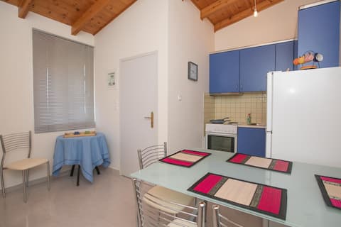Top performing Airbnb: Cosy Appartment in Δήμος Ανατολικής Μάνης