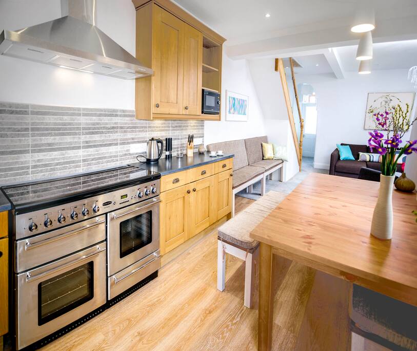 Modern well-equipped Kitchen