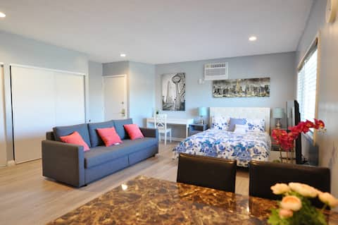 Sunrise Getaway -  A Studio Near APU
