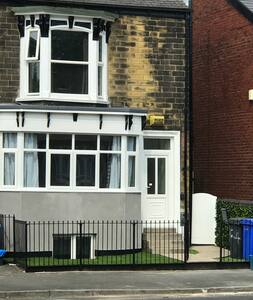 Lovely room own private shower &  wc (en-suite)WL2