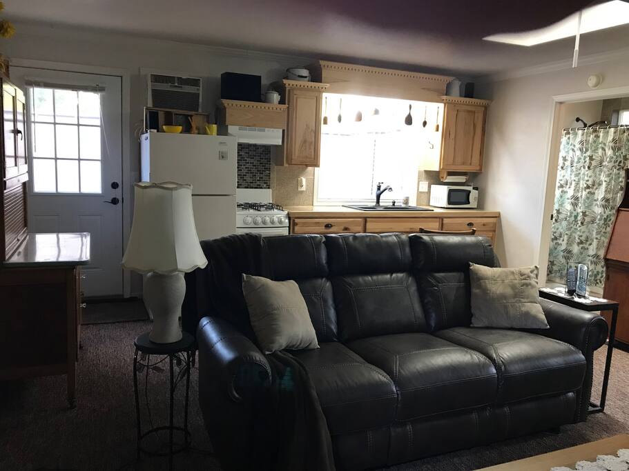 Living area (1 of 2)