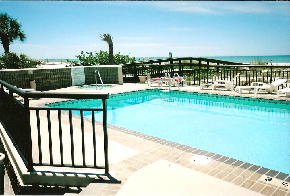 Pool and hot-tub