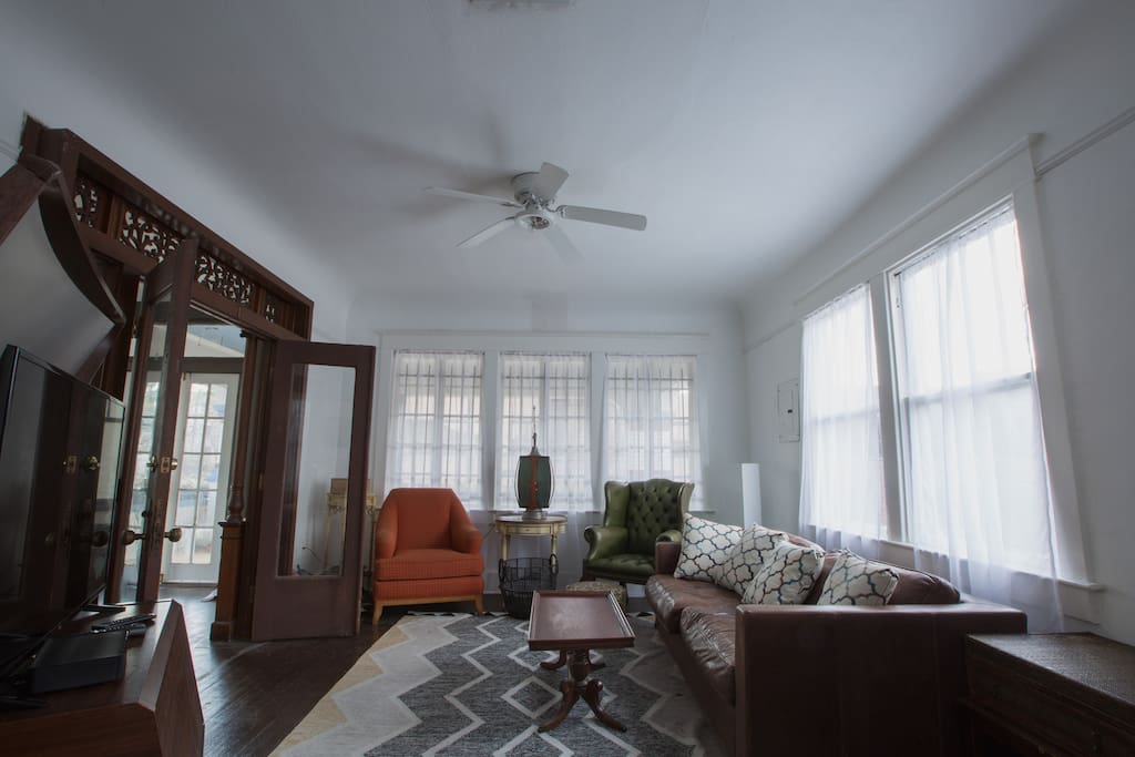 Living Room/Foyer