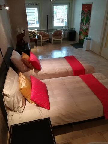 Canalhouse 150m2 amazing view with private garden gallery image 5