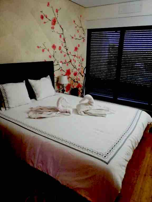 Брачен кревет (широк 150-179 см)