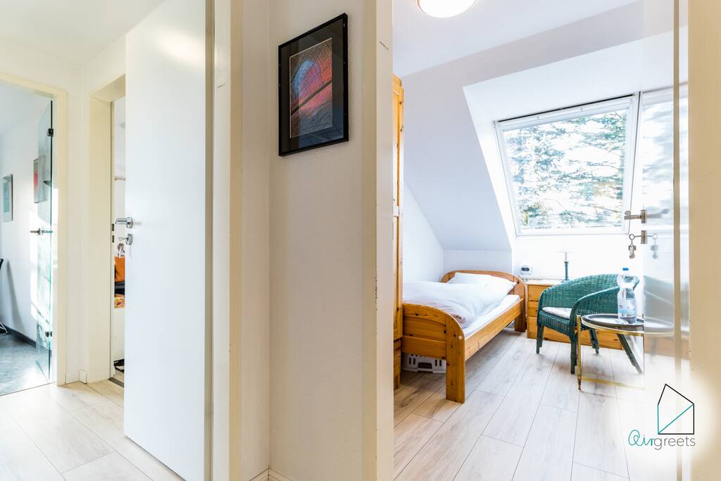 The apartment offers a unique design & is very light flooded.