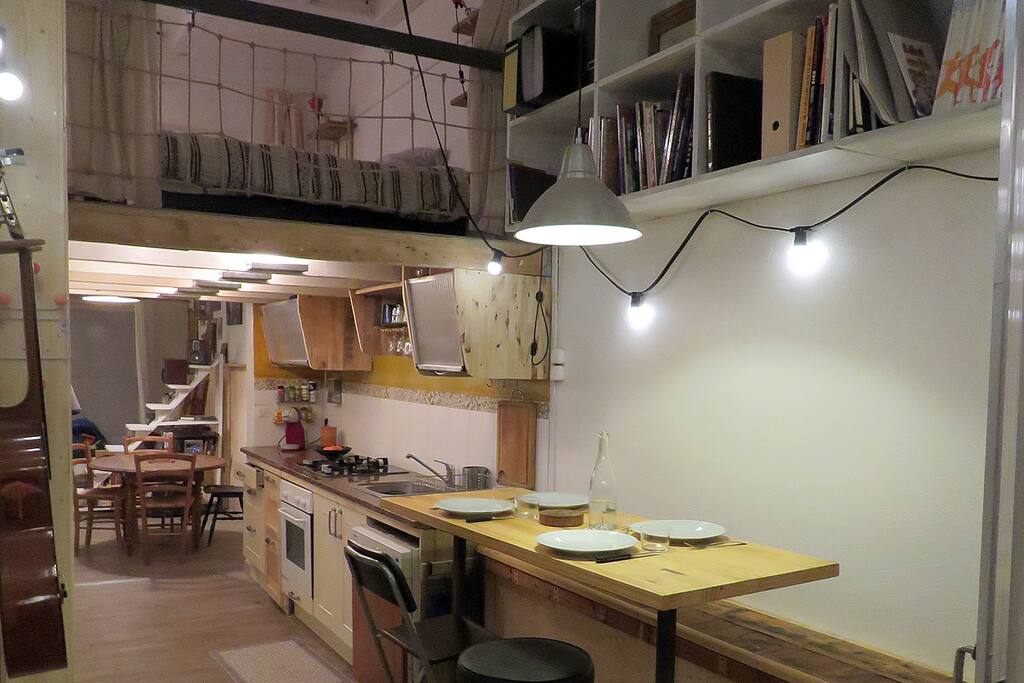 L'autre coin repas, sympa pour pour le petit dejeuner aussi,