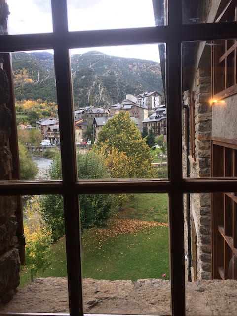 Apartment for 4 people overlooking the river