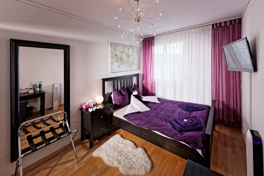 Queensize Bedroom