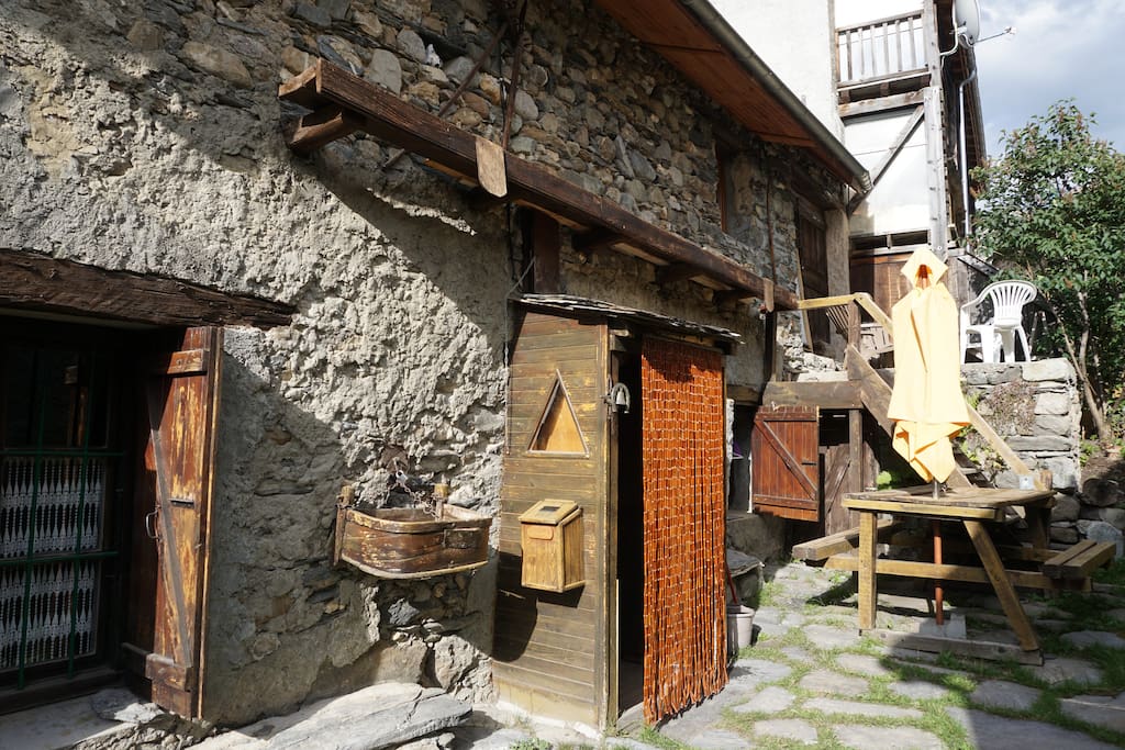cour privée + terrasse