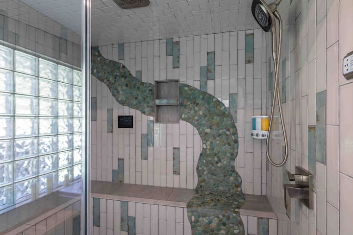 Asheville Luxury-Game Room_SPA_Sleeps 19_PETS gallery image 4