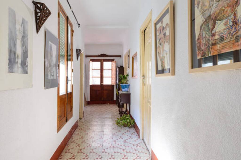 Corridor, el pasillo