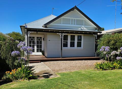 Stylish Home in Horsham