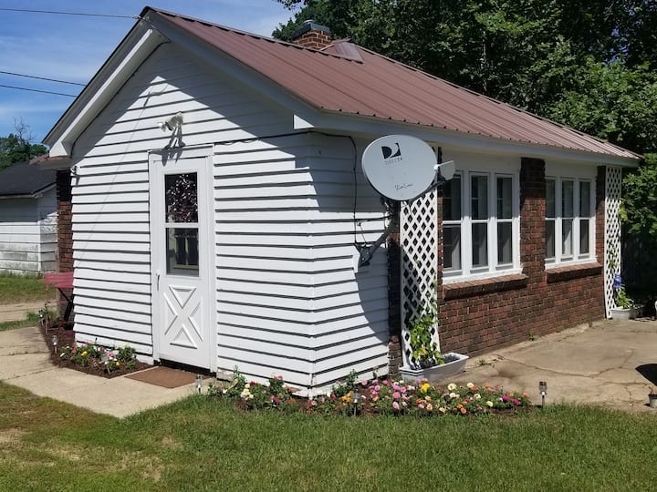 8 Best PetFriendly Cabins Near Tahquamenon Falls, Michigan Updated