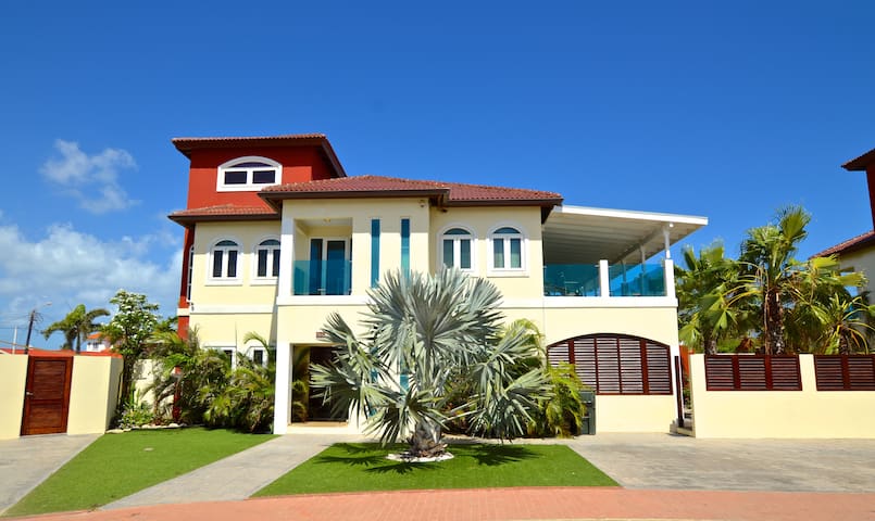 Merlot Villas Aruba managed Airbnb listing 3
