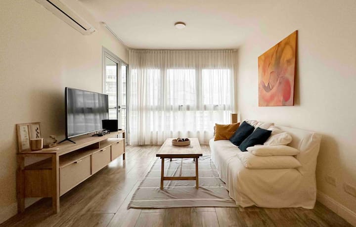 14th-floor river-view apartment in Olivos