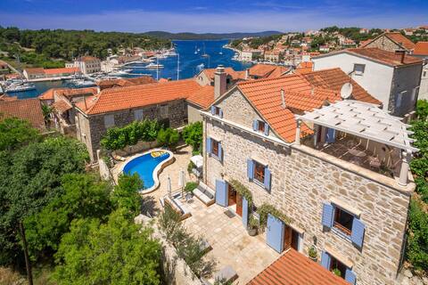 Traditional Heritage Villa, with pool