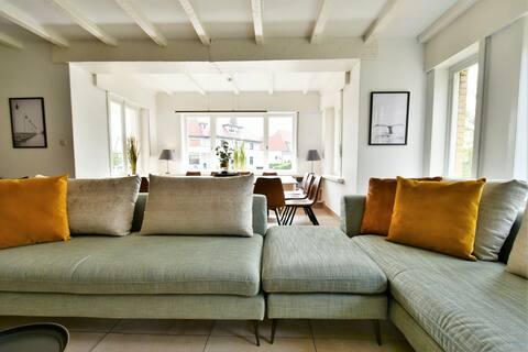 Villa for 20 people, 200m beach