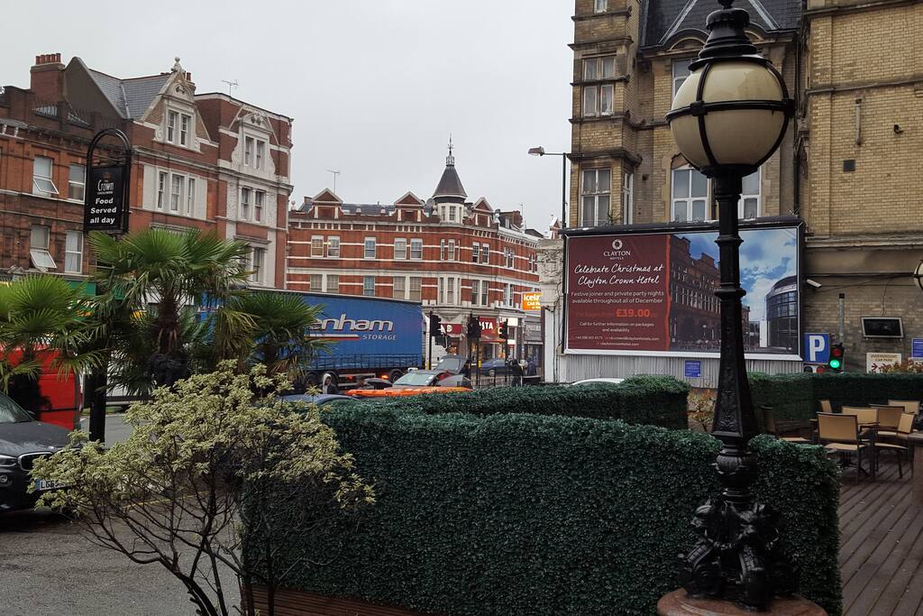 Cricklewood Broadway