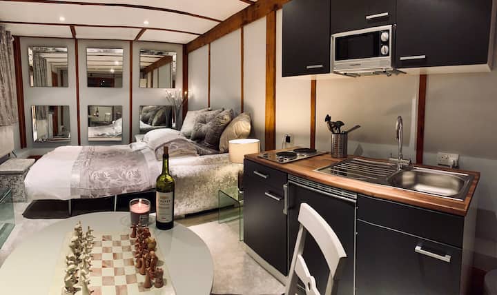 The forest den photo 5